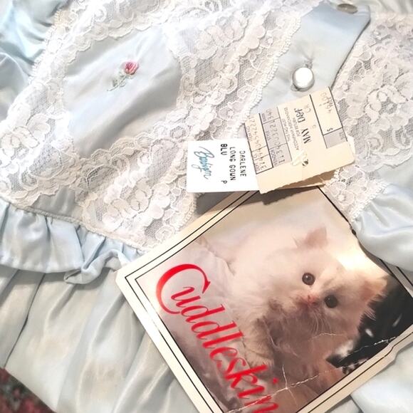 Vintage NEW Barbizon Cuddleskin Darlene Baby Blue Satin Lace Ruffled Night-Gown - Picture 13 of 13
